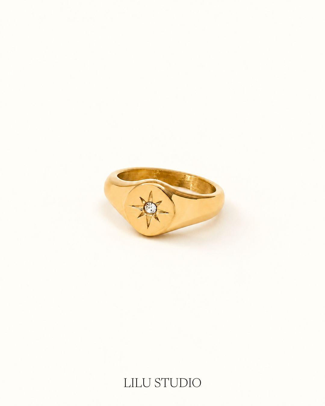 Ring signet med zirkon forgyldt — Romy