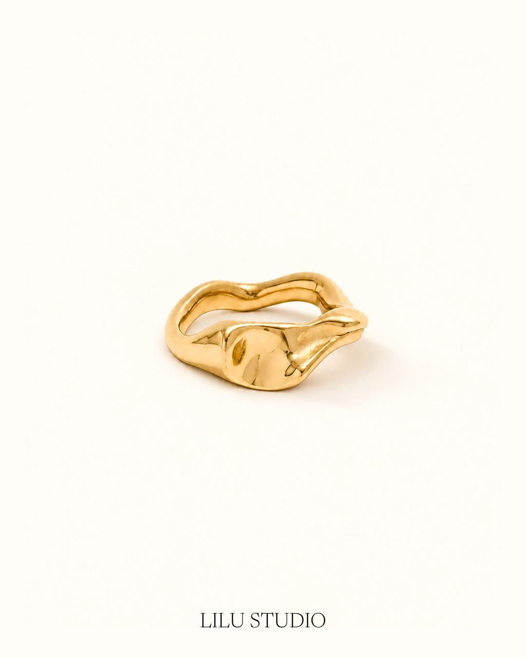 Ring tekstur forgyldt — Lava Glow