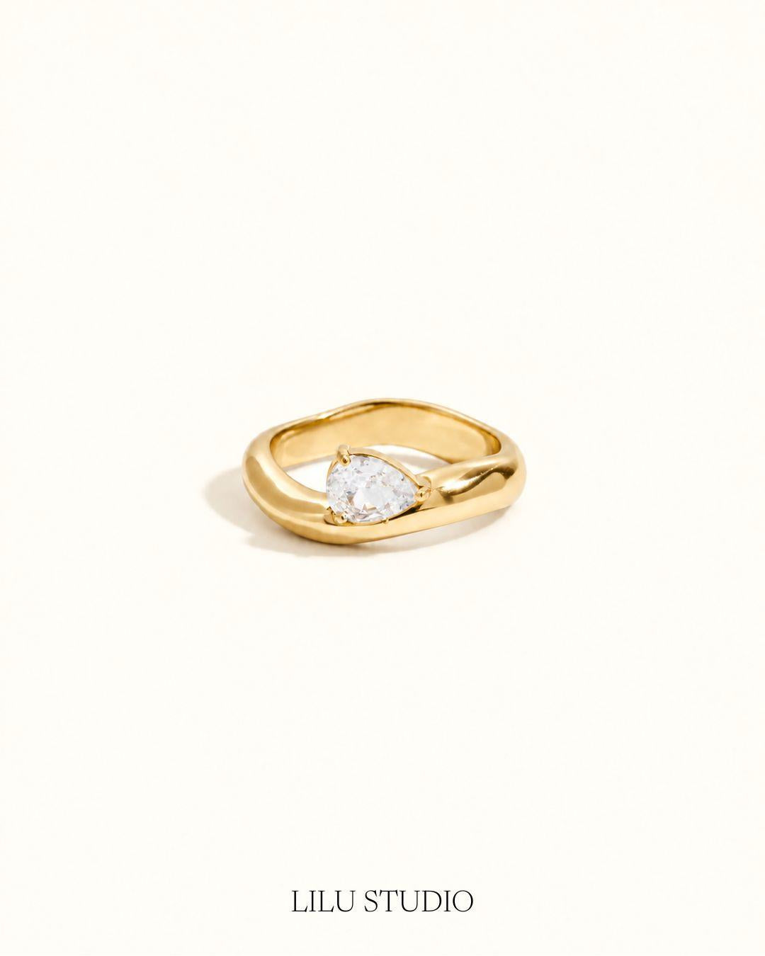 Ringsæt 3 stacking ringe forgyldte — Vesper – ring med dråbesten