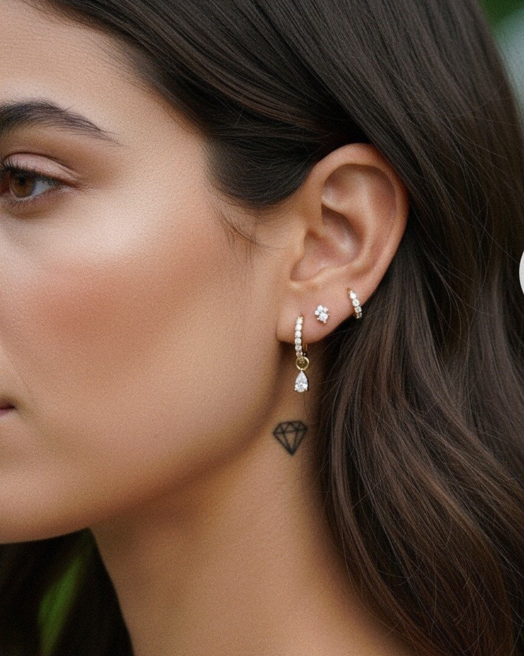 øreringe med grønne sten