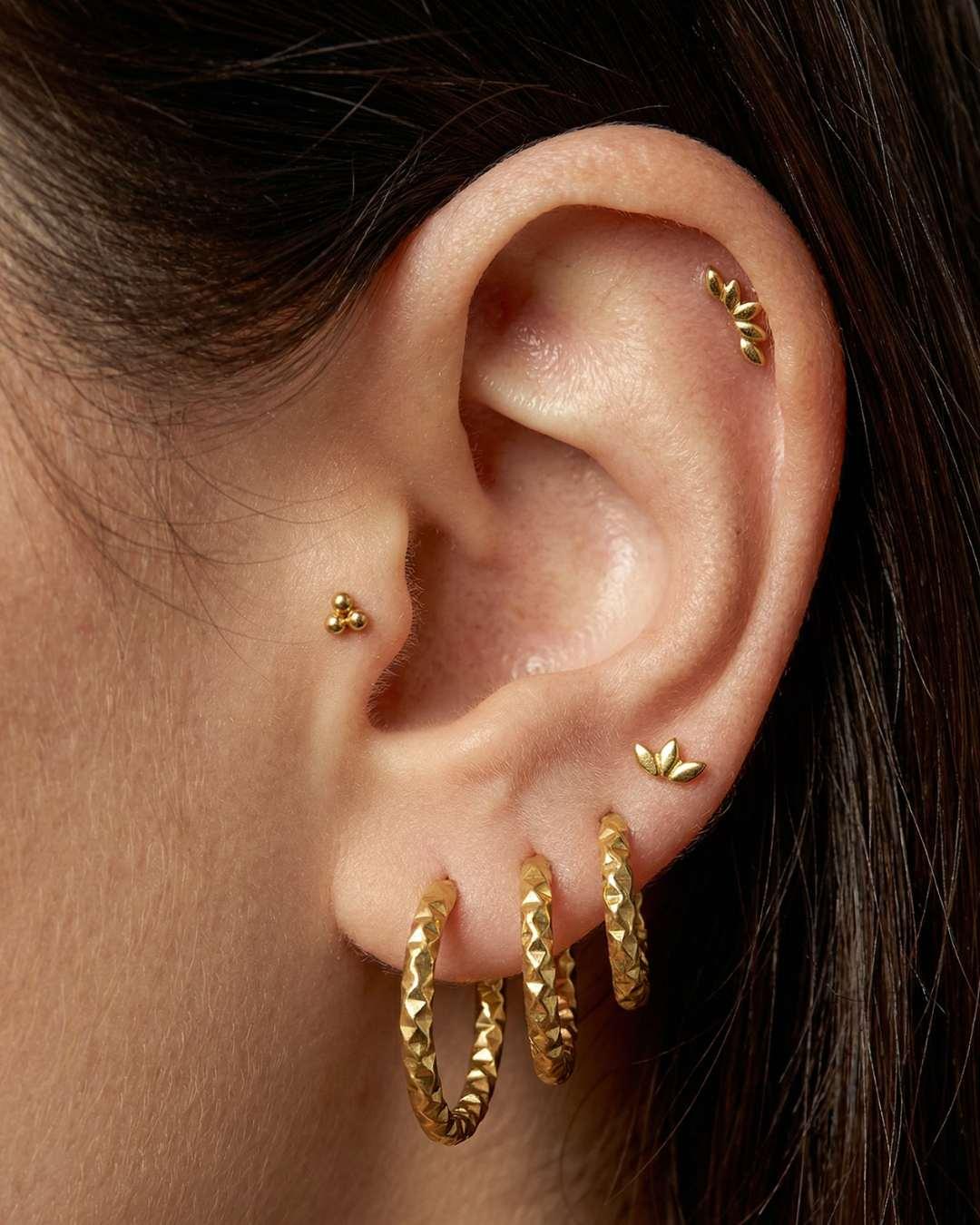 Piercing smykke 6 mm I guld lotusblade formet flatback 