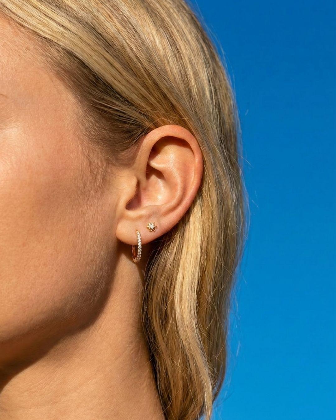 maya guld hoops med zirkoner vandfaste