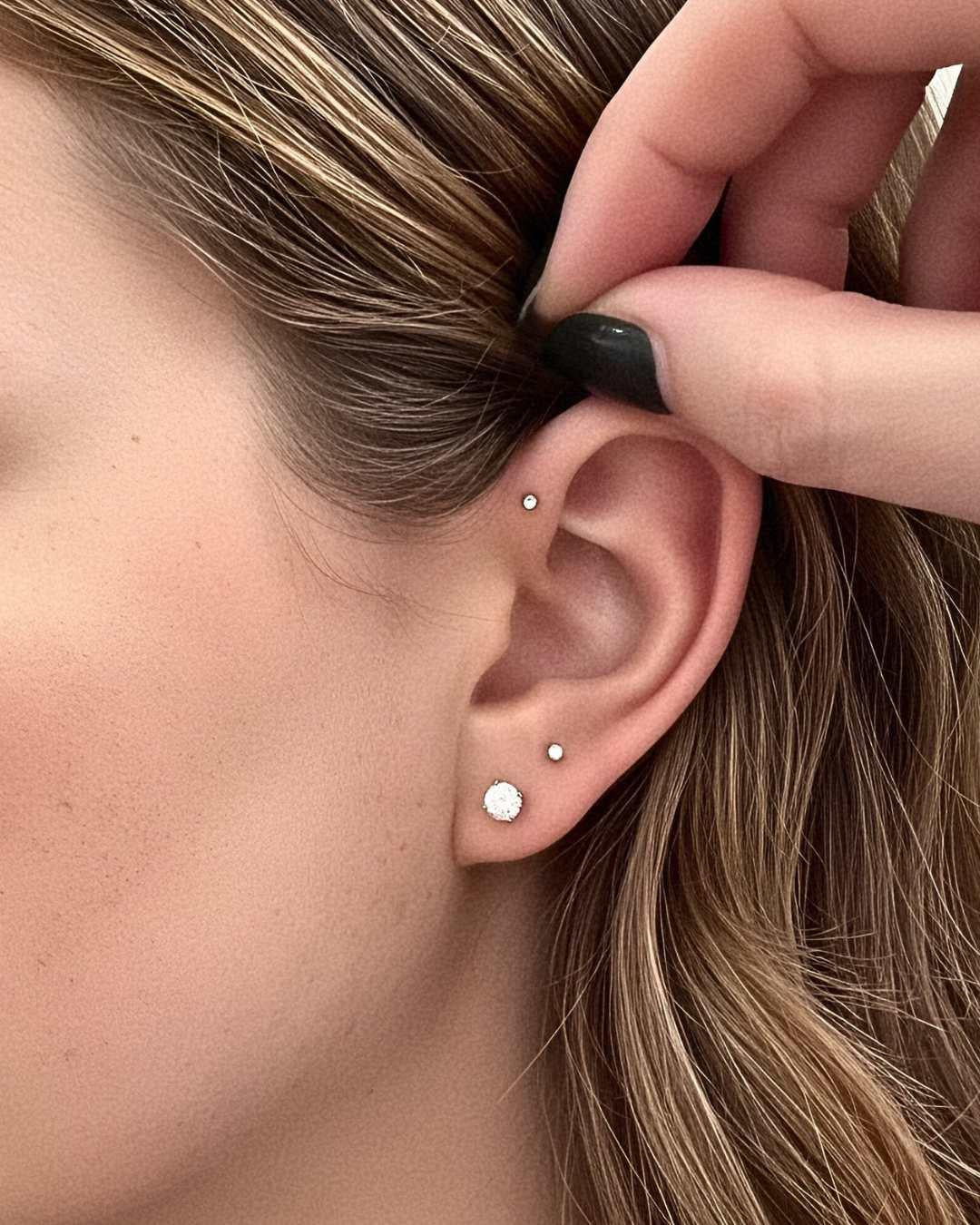 Mini piercing forward helix 