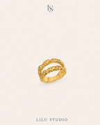 Ring dobbelt hamret molten forgyldt – Cleo Double