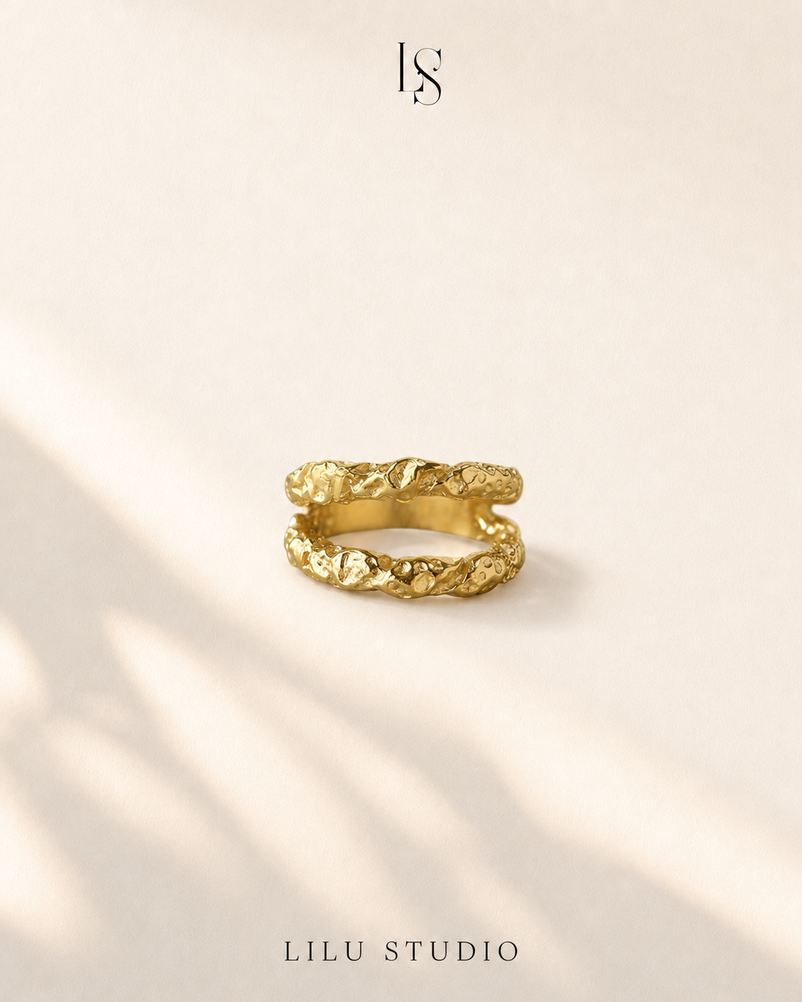 Ring dobbelt hamret molten forgyldt – Cleo Double