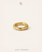 Ring hamret molten forgyldt – Cleo
