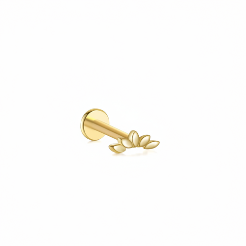 Buet blomst guldbelagt piercing med flatback – Lilu Studio