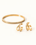 Smykkesæt med bangle armbånd og triple hoops øreringe med zirkoner, forgyldt — Juno